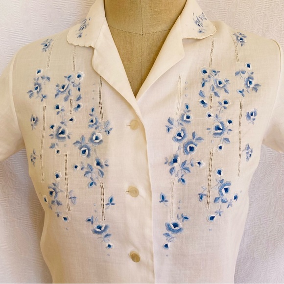 Vtg XS white  embroidered short sleeve linen blouse - Picture 1 of 6